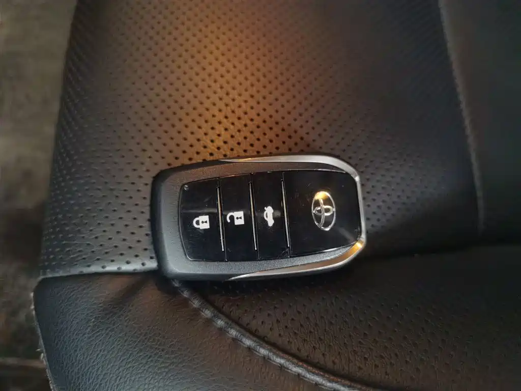 Toyota Highlander 2018 — фото 17