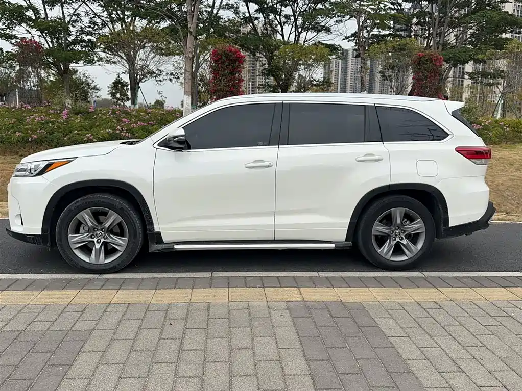 Toyota Highlander 2018 — фото 22