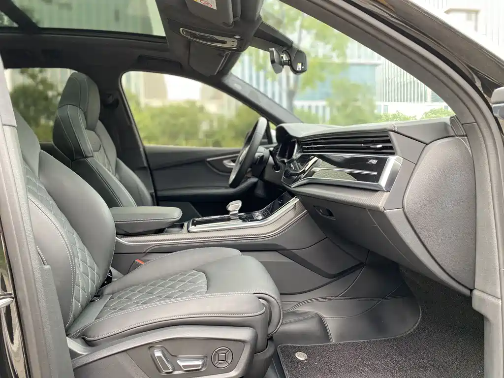 Audi SQ7 2025 — фото 10