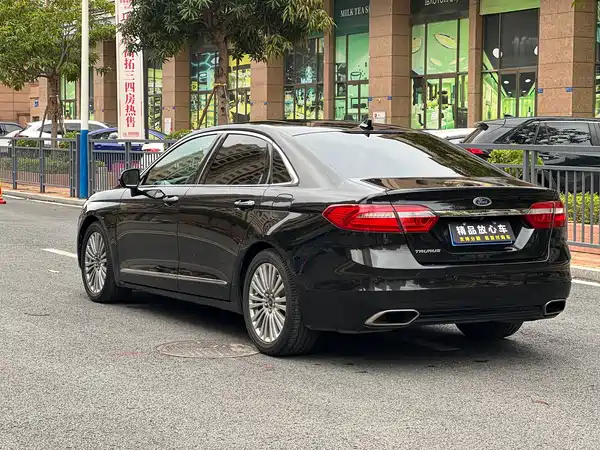 Ford Taurus 2017