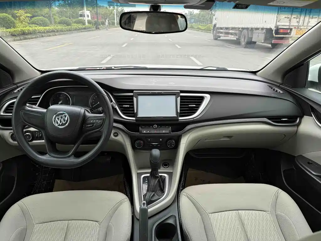 Buick Excelle 2015 — фото 5