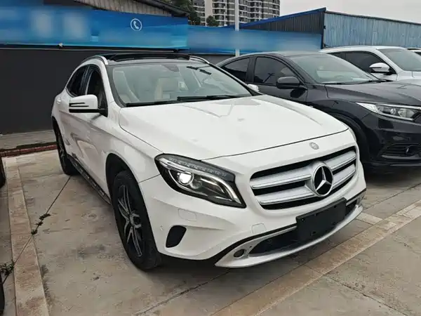 Mercedes-Benz GLA 2016