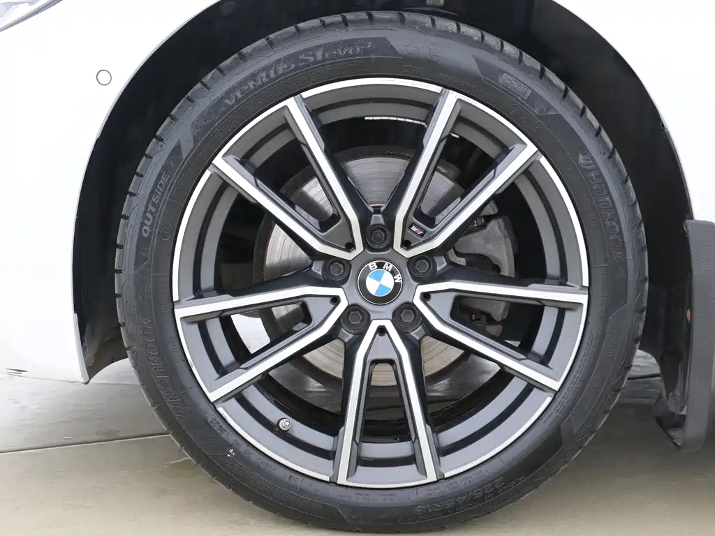 BMW 3 Series 2021 — фото 16