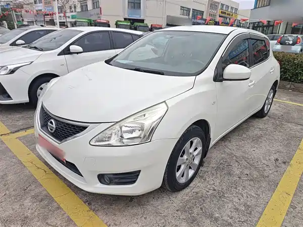 Nissan Tiida 2011