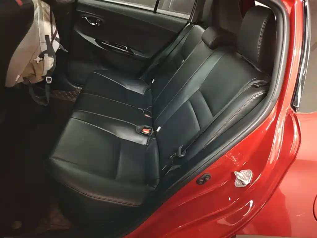 Toyota Yaris L 2022 — фото 17