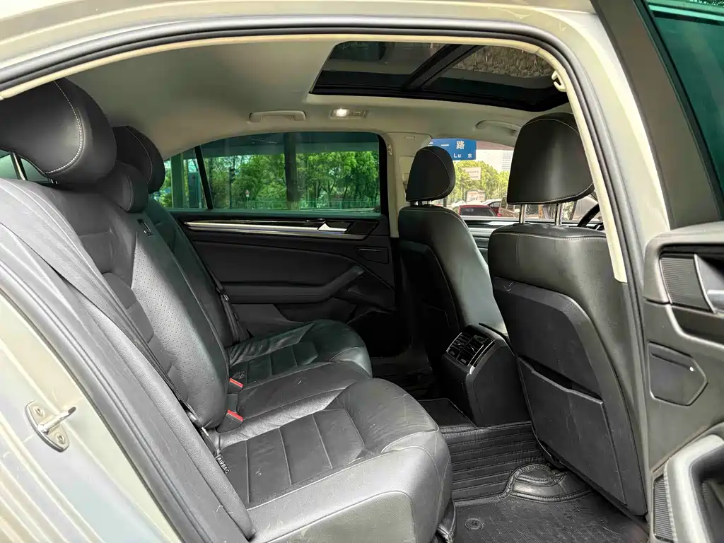 Volkswagen Phideon 2018 — фото 11