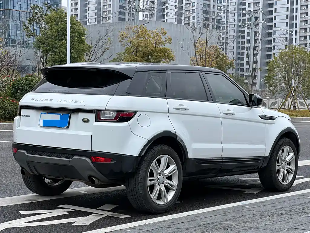 Land Rover Evoque 2017 — фото 14