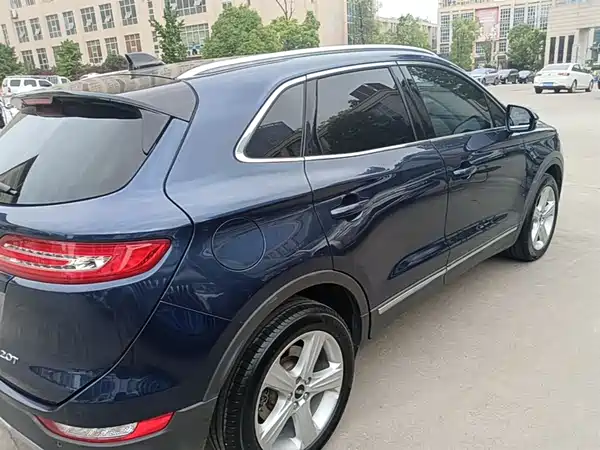 Lincoln MKC 2017