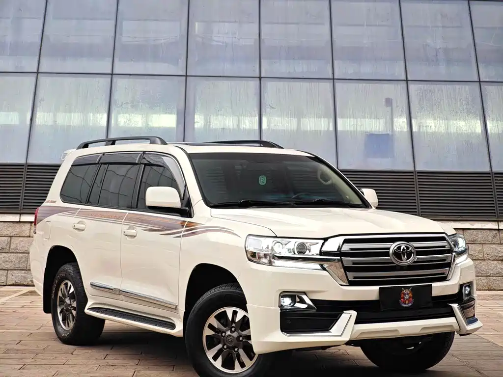 Toyota Land Cruiser 2011 — фото 3