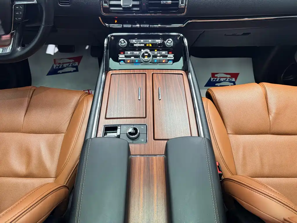 Lincoln Navigator 2019 — фото 13