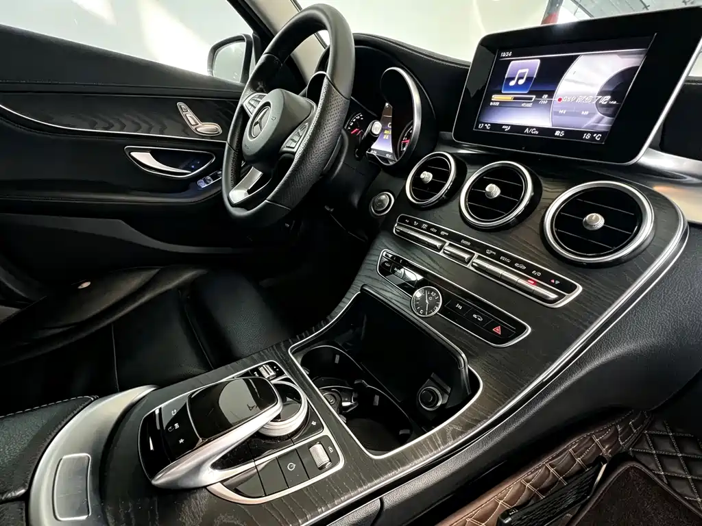 Mercedes-Benz C-Class 2017 — фото 11