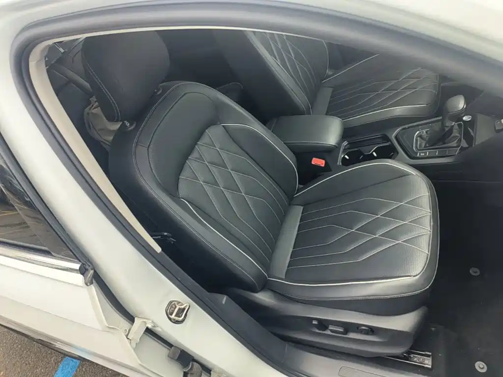 Volkswagen Tiguan L 2023 — фото 25