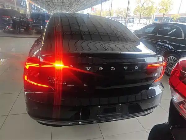 Volvo S90 2024