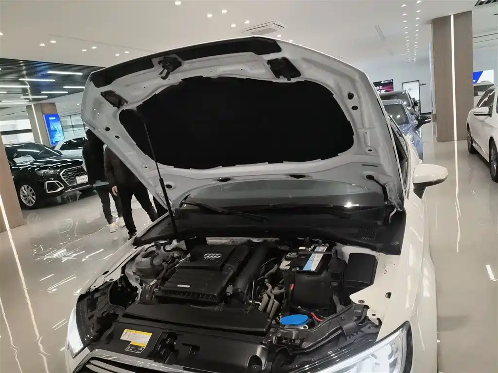 Audi A3 2018 — фото 16