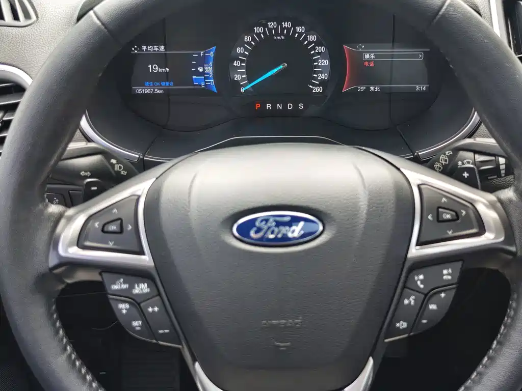 Ford Edge 2017 — фото 15