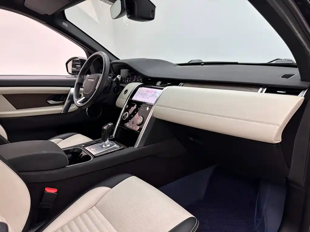 Land Rover Discovery Sport 2021 — фото 11