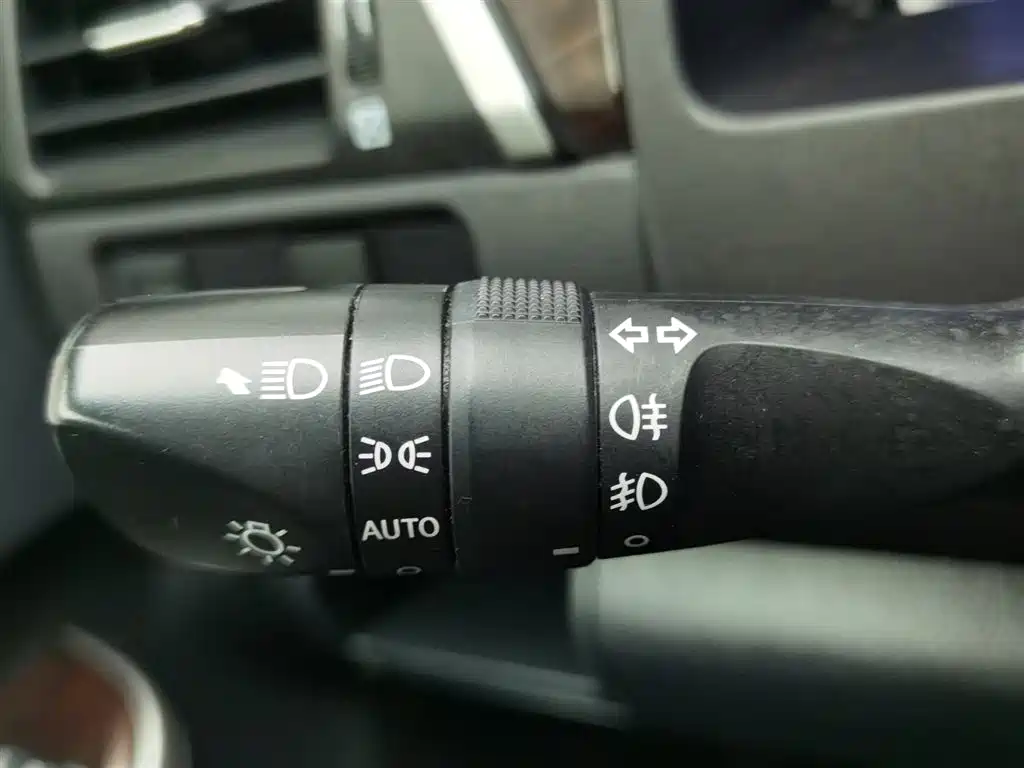 Toyota Camry 2016 — фото 21