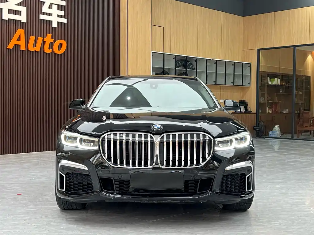 BMW 7 Series 2012 — фото 2