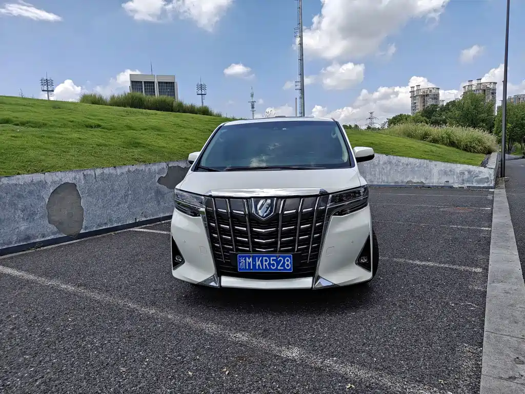Toyota Alphard 2020 — фото 2