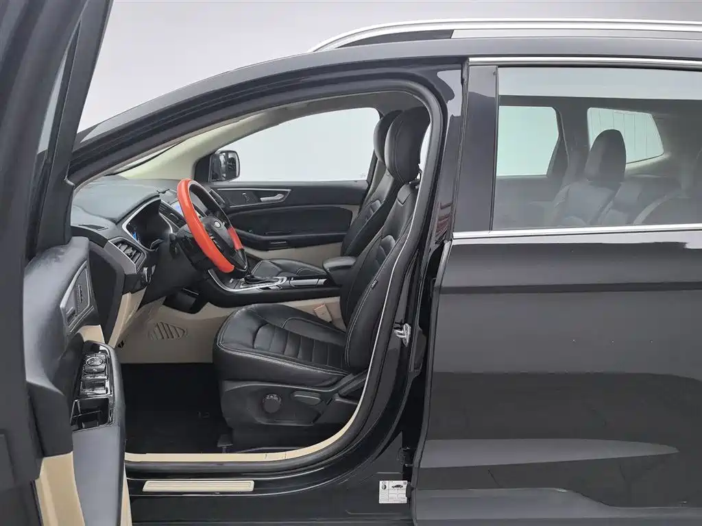Ford Edge 2018 — фото 10