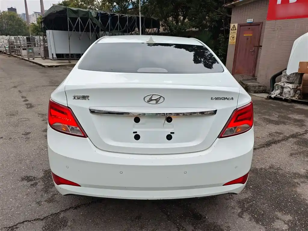 Hyundai Verna 2016 — фото 6