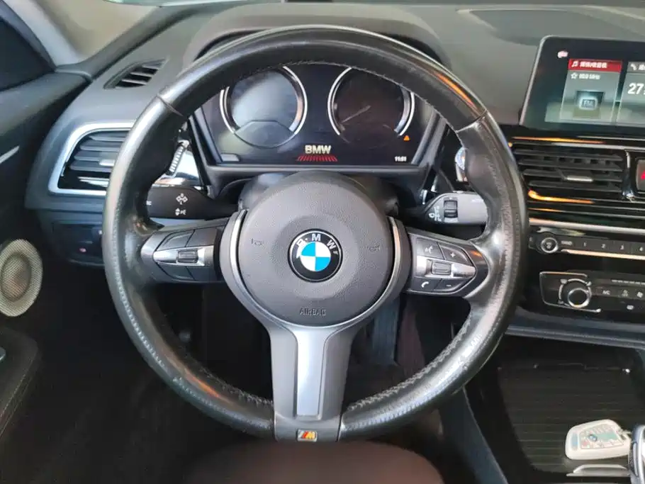 BMW 1 Series 2021 — фото 15