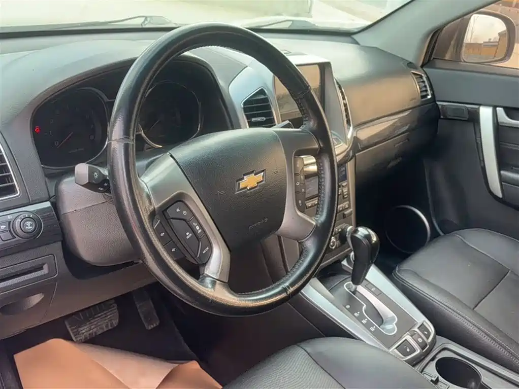 Chevrolet Captiva 2017 — фото 20