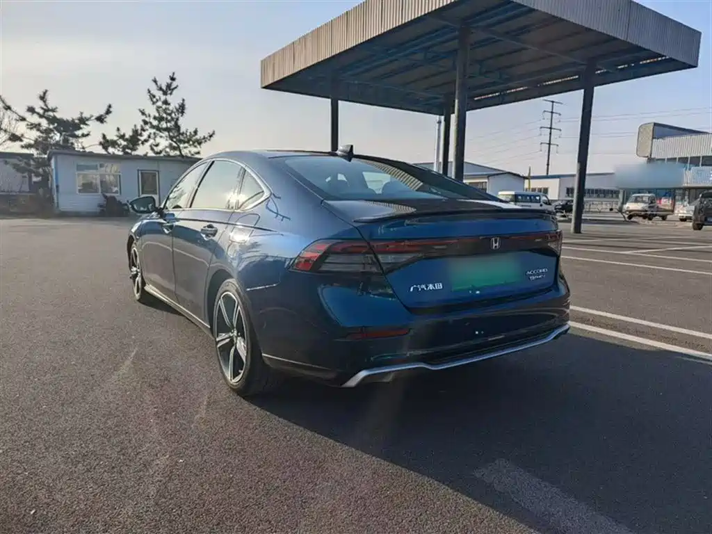 Honda Accord New Energy 2023 — фото 13