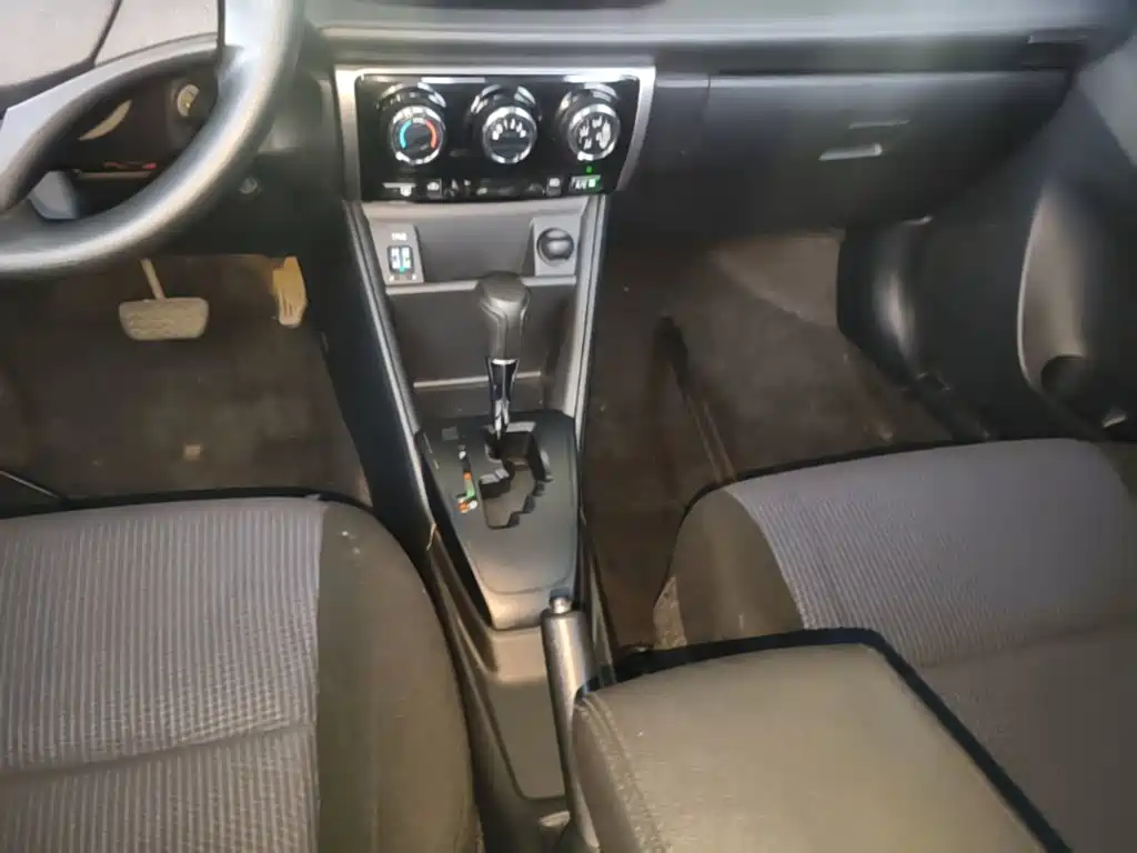 Toyota Yaris L 2019 — фото 14