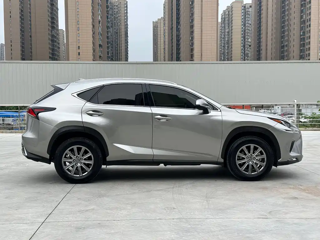 Lexus NX 2021 — фото 8