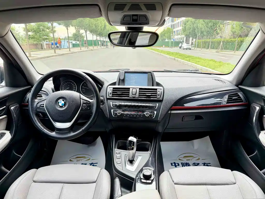 BMW 1 Series 2012 — фото 10