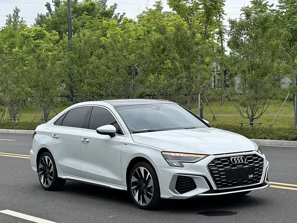 Audi A3 2023 — фото 3