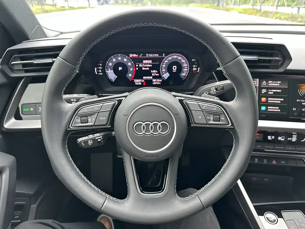 Audi A3 2023 — фото 5