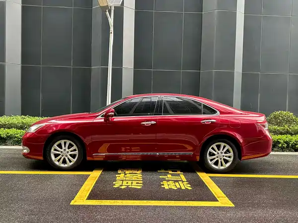 Lexus ES 2011