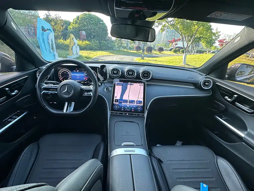Mercedes-Benz C-Class 2024 — фото 10