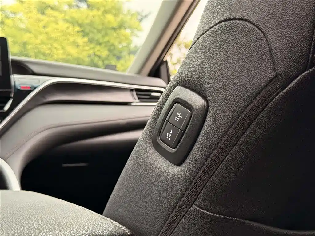 Toyota Camry 2021 — фото 20