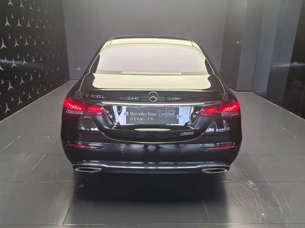 Mercedes-Benz E-Class 2022 — фото 13