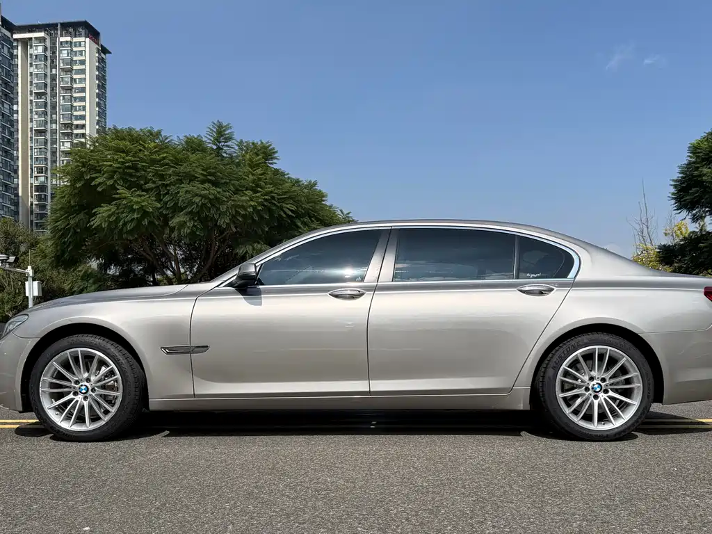BMW 7 Series 2015 — фото 5