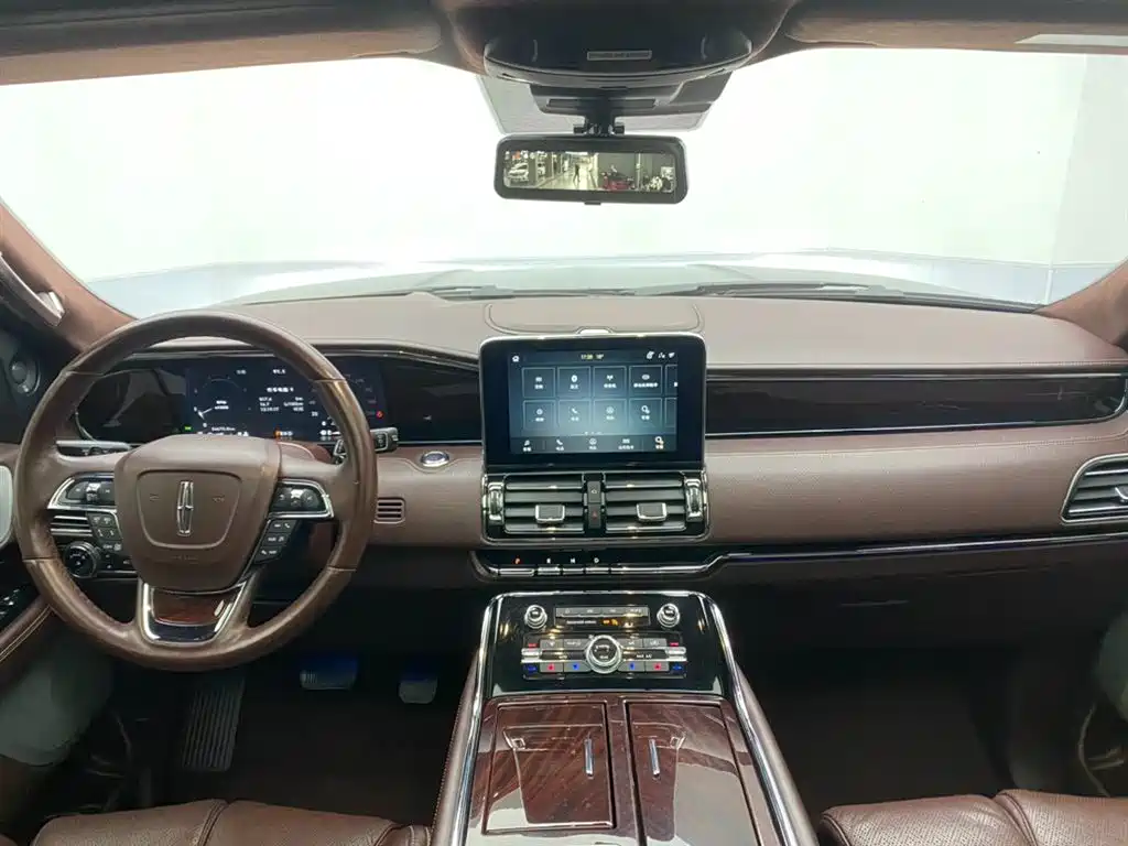 Lincoln Navigator 2020 — фото 14