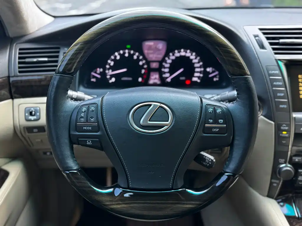 Lexus LS 2008 — фото 15
