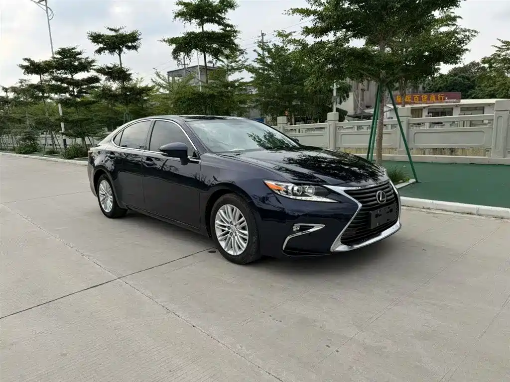 Lexus ES 2017 — фото 3