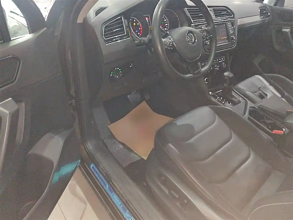Volkswagen Tiguan L 2018 — фото 16