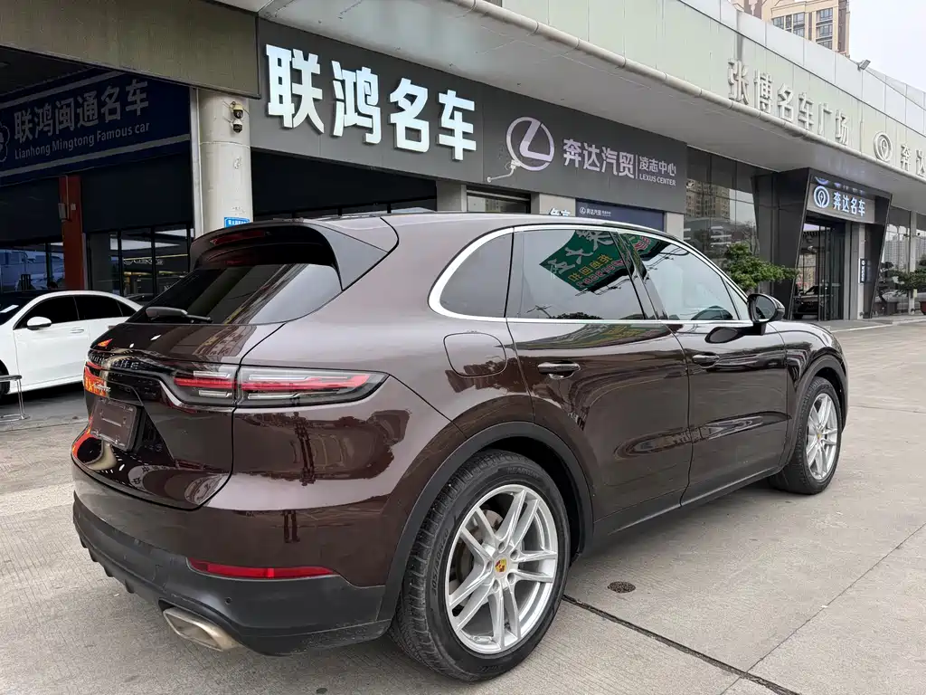 Porsche Cayenne 2018 — фото 13
