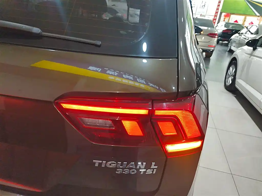 Volkswagen Tiguan L 2018 — фото 8