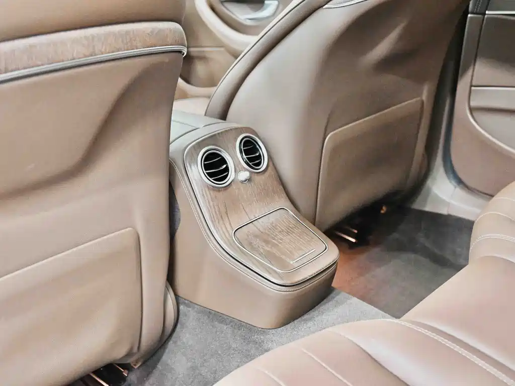 Mercedes-Benz E-Class 2022 — фото 37