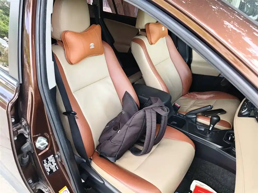 Toyota RAV4 2017 — фото 25