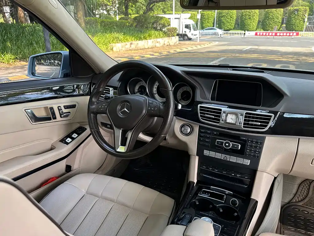 Mercedes-Benz E-Class 2014 — фото 15