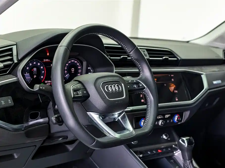 Audi Q3 2020 — фото 17