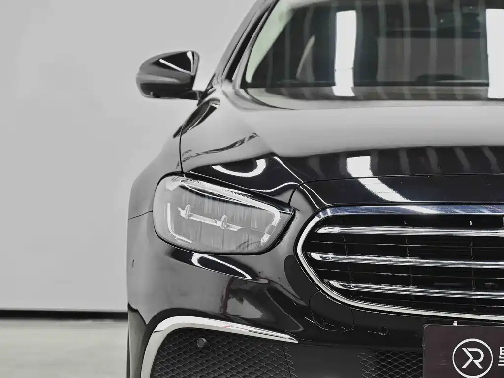 Mercedes-Benz E-Class 2022 — фото 18