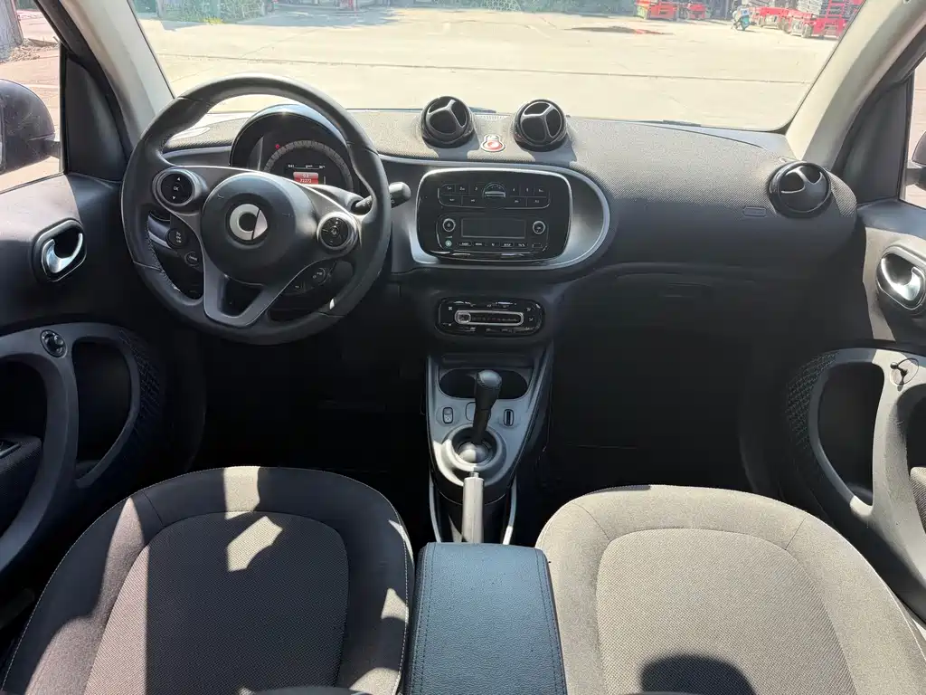 smart fortwo 2019 — фото 7